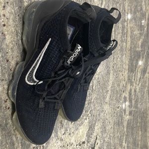 Black vapor max size 9